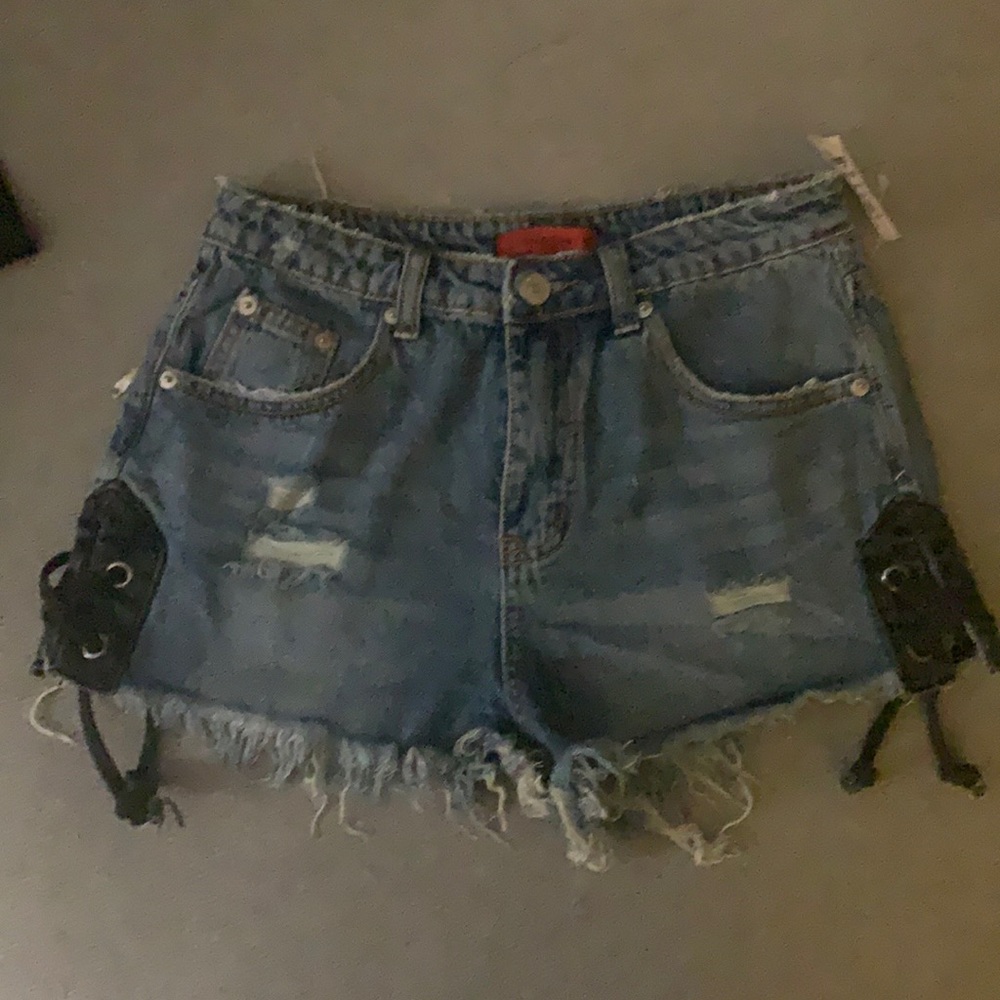 Cut off shorts
